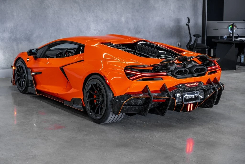 2024 Lamborghini Revuelto - Image 14 of 31