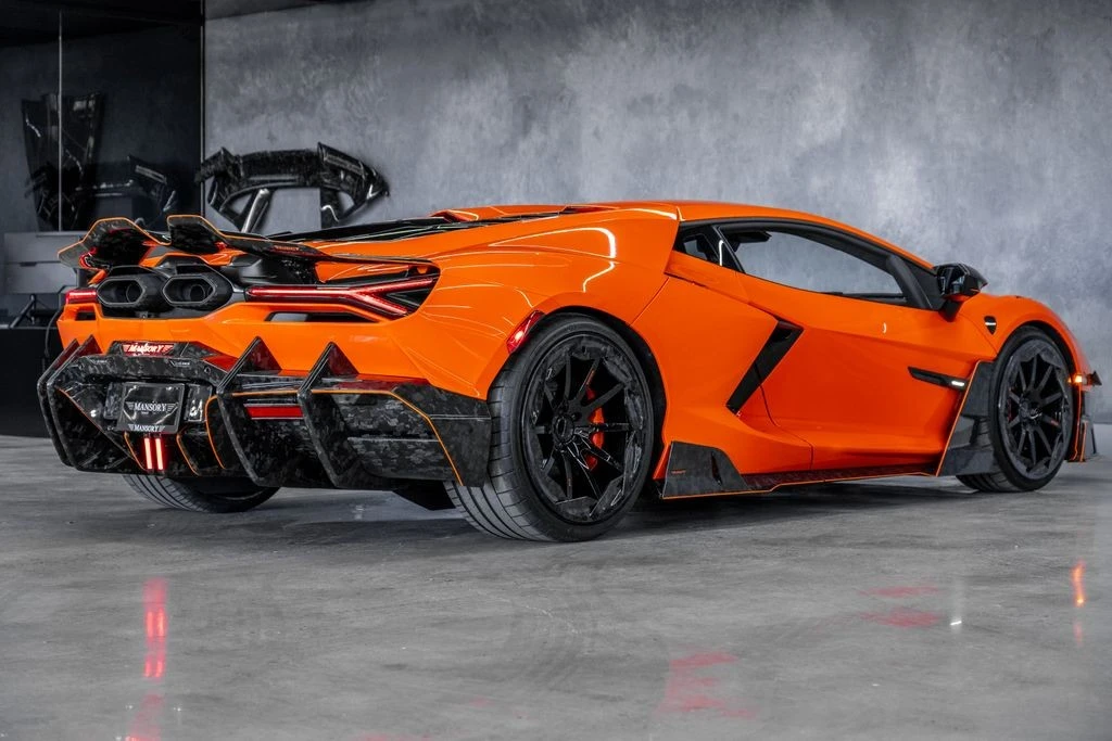 2024 Lamborghini Revuelto - Image 18 of 31