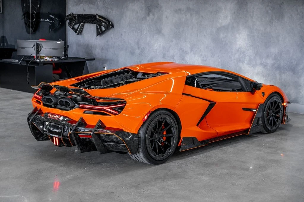 2024 Lamborghini Revuelto - Image 19 of 31