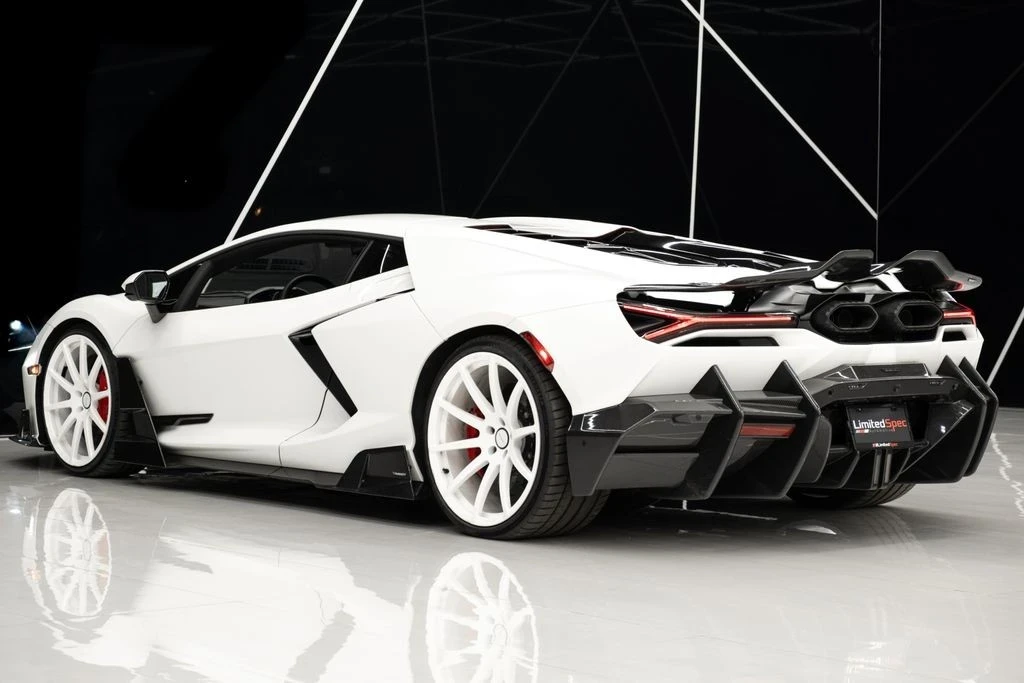 2024 Lamborghini Revuelto - Image 19 of 21