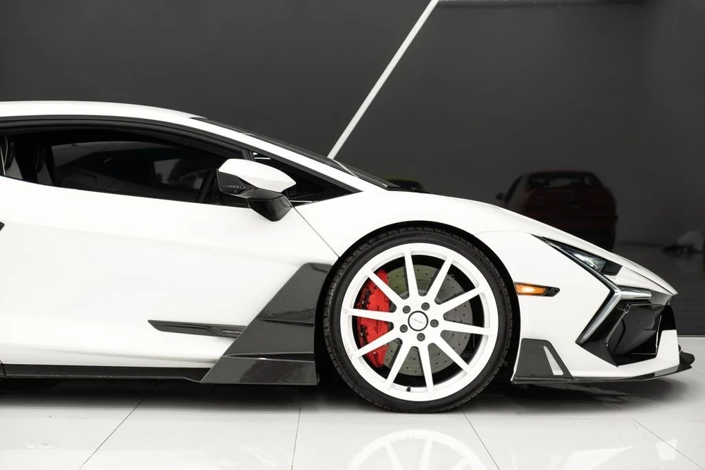 2024 Lamborghini Revuelto - Image 17 of 21