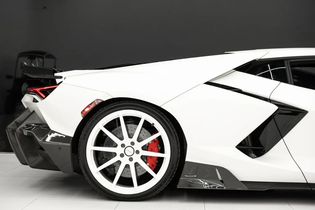2024 Lamborghini Revuelto - Image 16 of 21