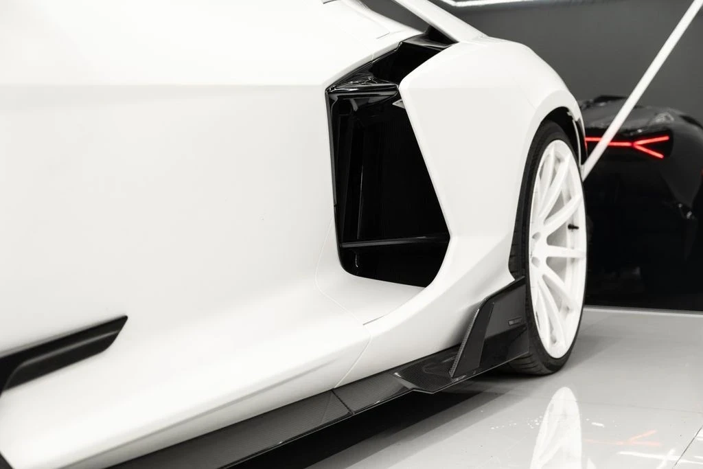 2024 Lamborghini Revuelto - Image 13 of 21