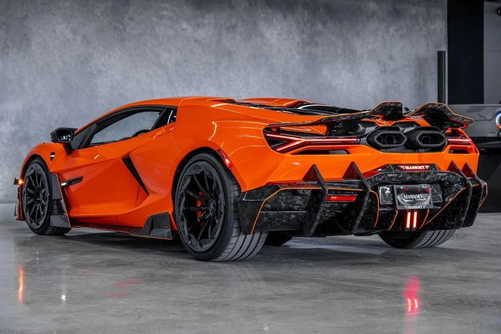 2024 Lamborghini Revuelto - Image 13 of 31