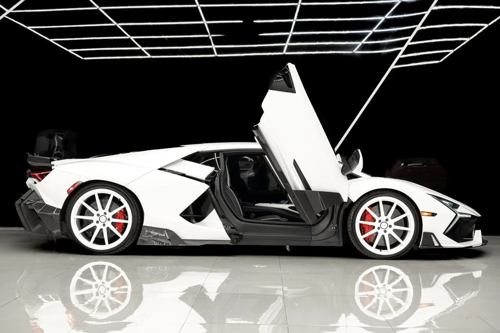 2024 Lamborghini Revuelto - Image 14 of 21