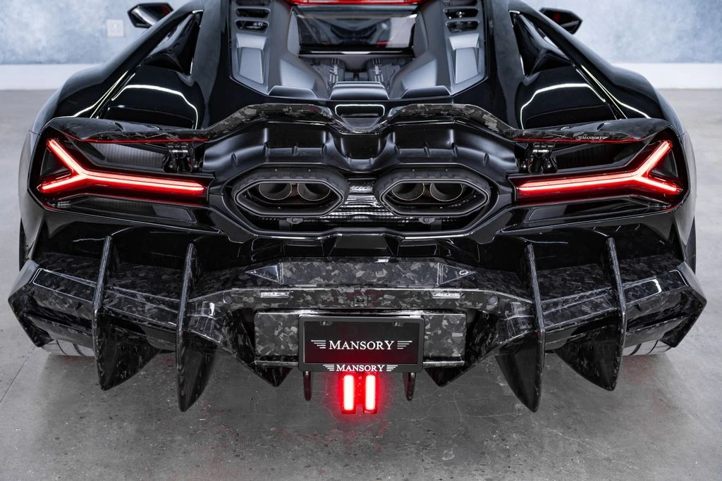 2024 Lamborghini Revuelto - Image 18 of 31