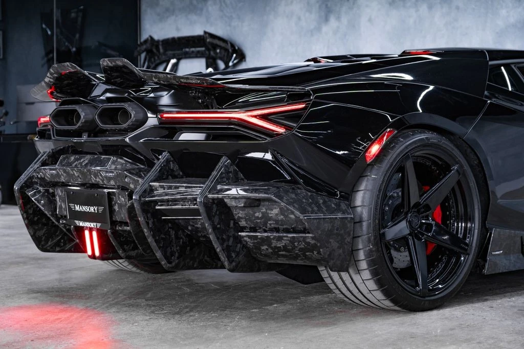 2024 Lamborghini Revuelto - Image 19 of 31