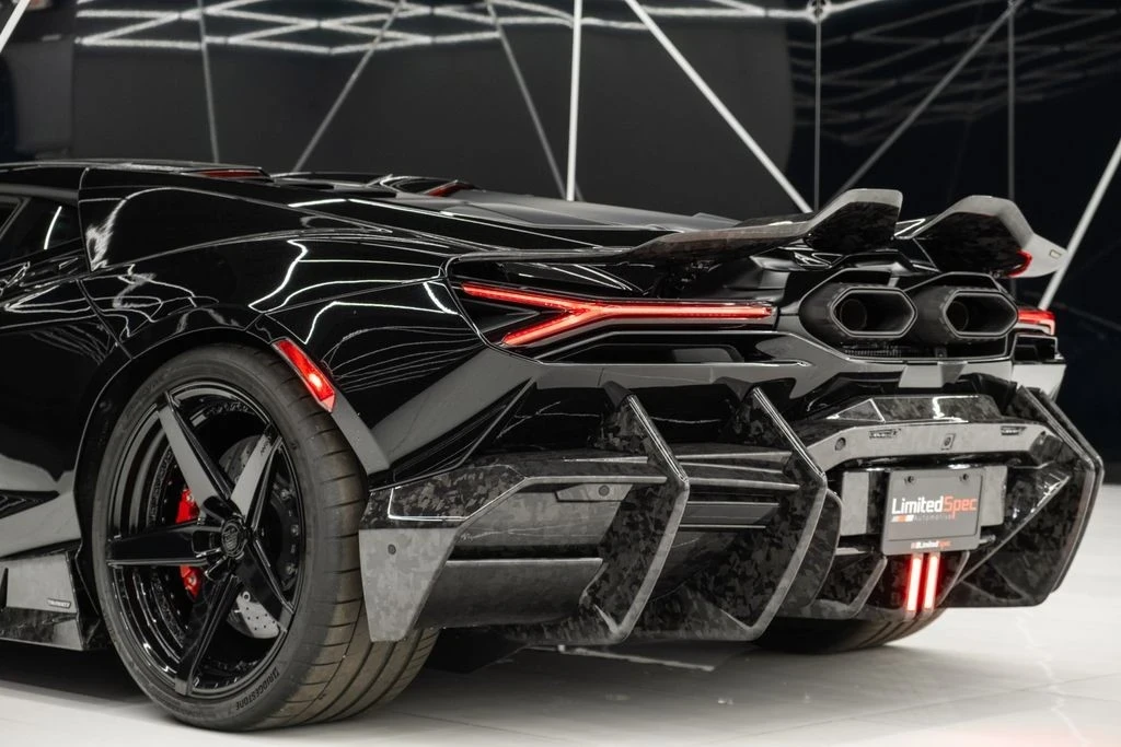 2024 Lamborghini Revuelto - Image 18 of 21
