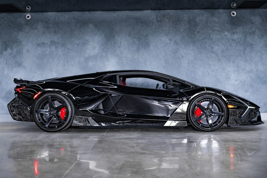 2024 Lamborghini Revuelto - Image 8 of 31