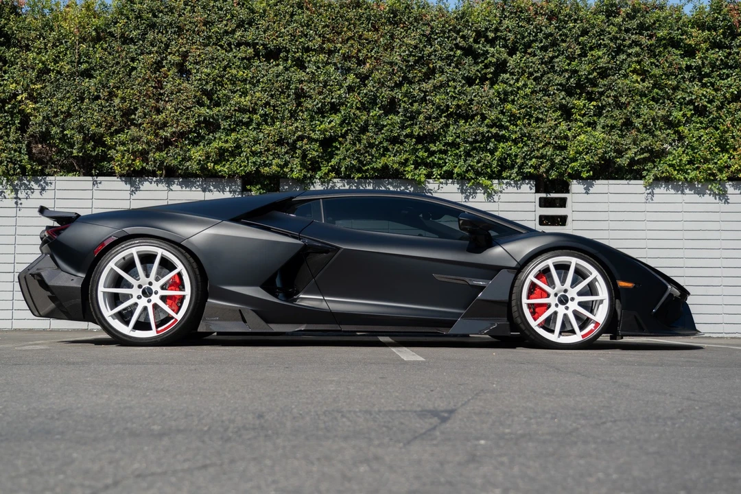 2024 Lamborghini Revuelto - Image 9 of 21