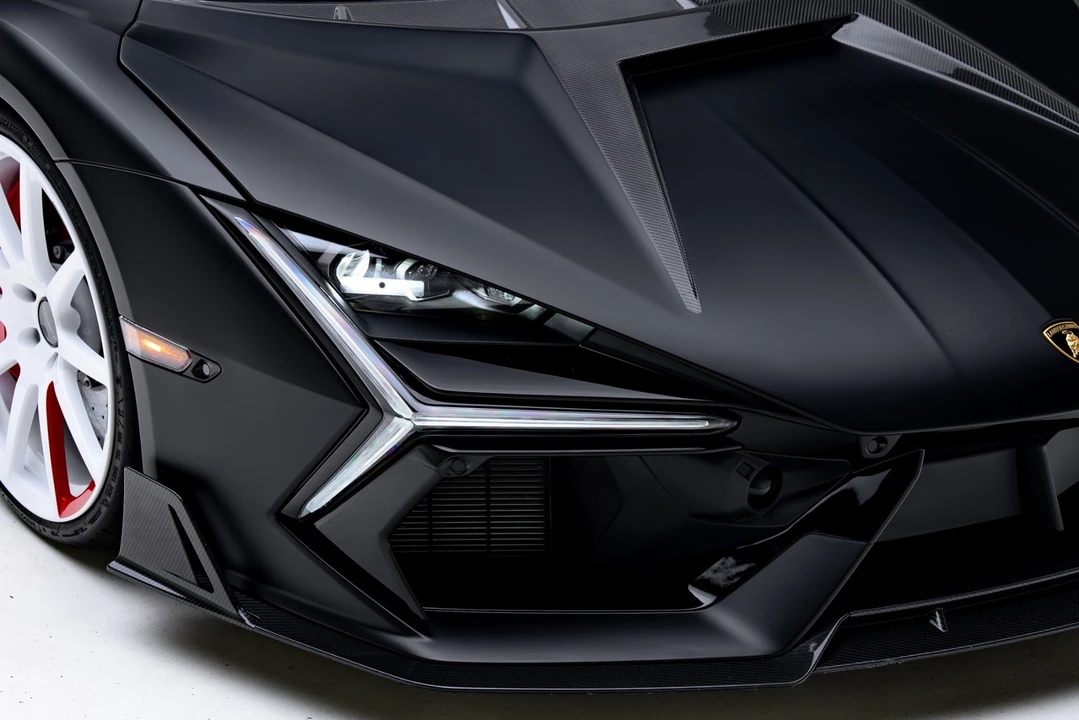 2024 Lamborghini Revuelto - Image 17 of 31