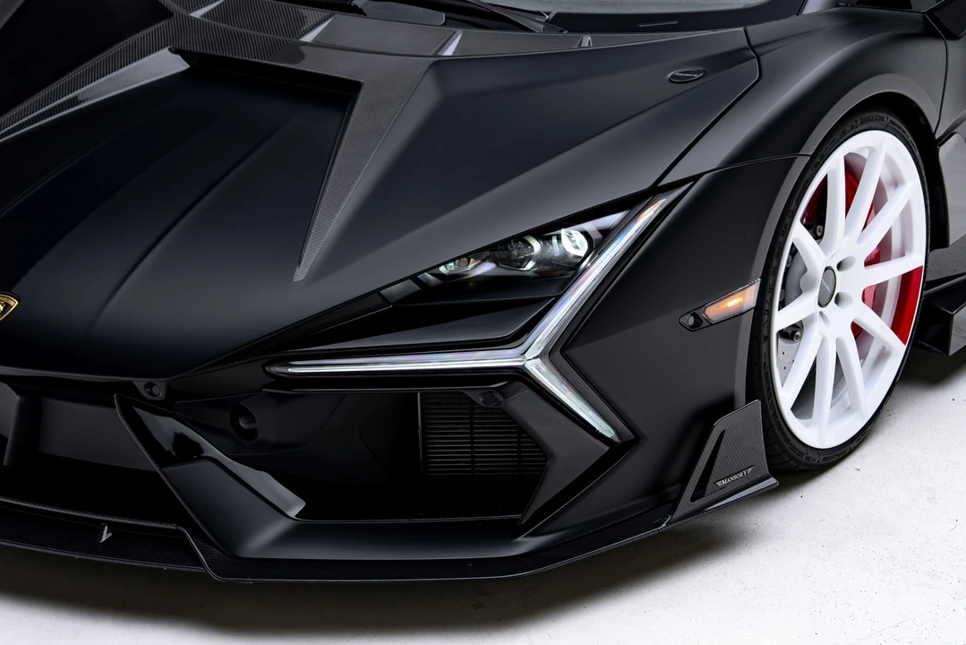 2024 Lamborghini Revuelto - Image 18 of 31