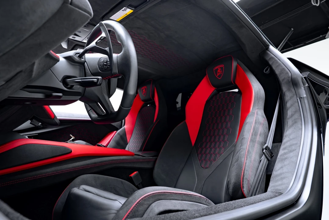 2024 Lamborghini Revuelto - Image 30 of 31