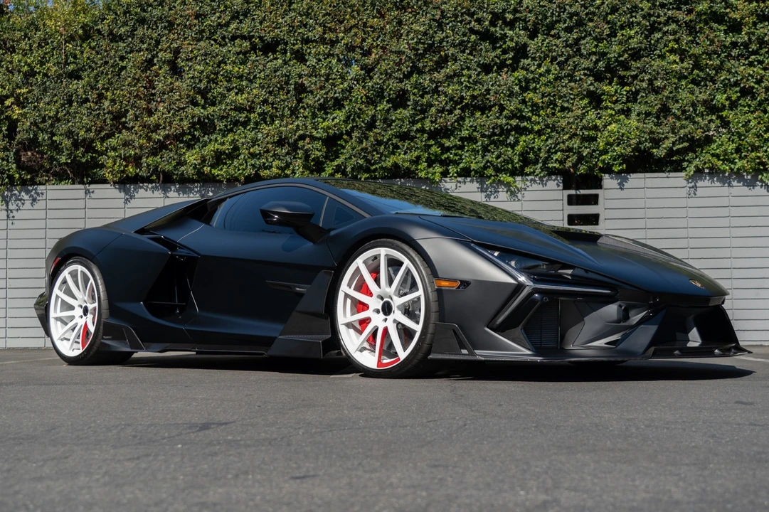 2024 Lamborghini Revuelto - Image 16 of 21