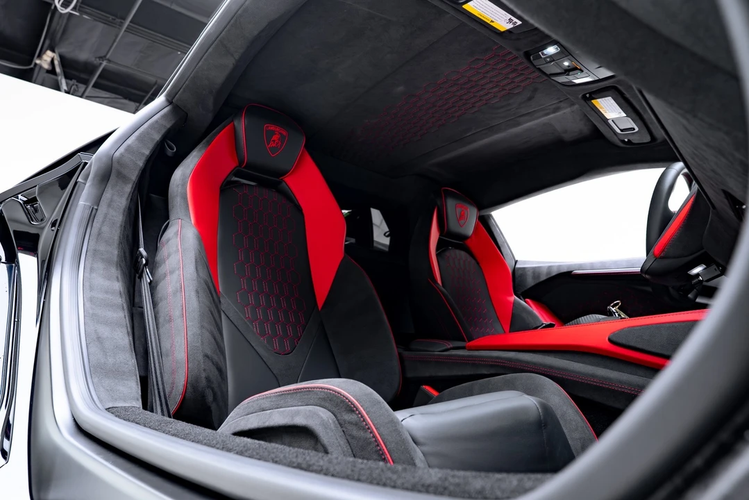 2024 Lamborghini Revuelto - Image 31 of 31
