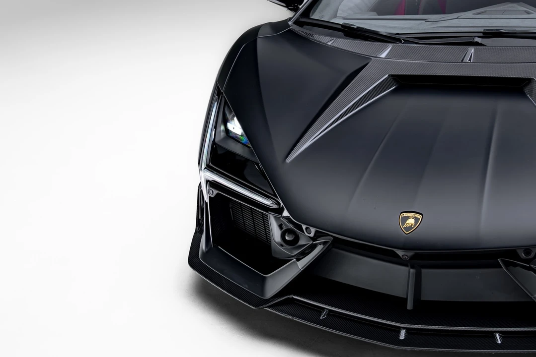 2024 Lamborghini Revuelto - Image 19 of 31
