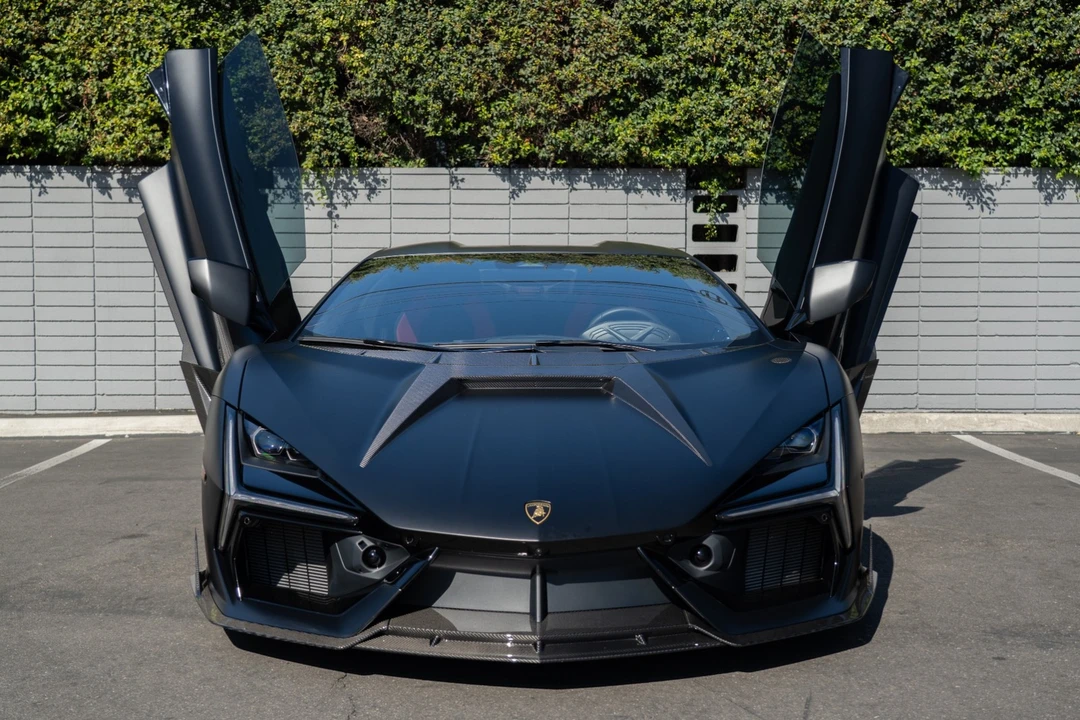 2024 Lamborghini Revuelto - Image 18 of 21