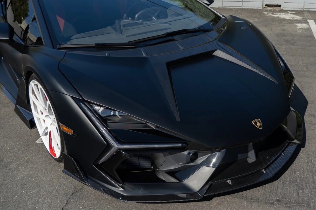 2024 Lamborghini Revuelto - Image 17 of 21