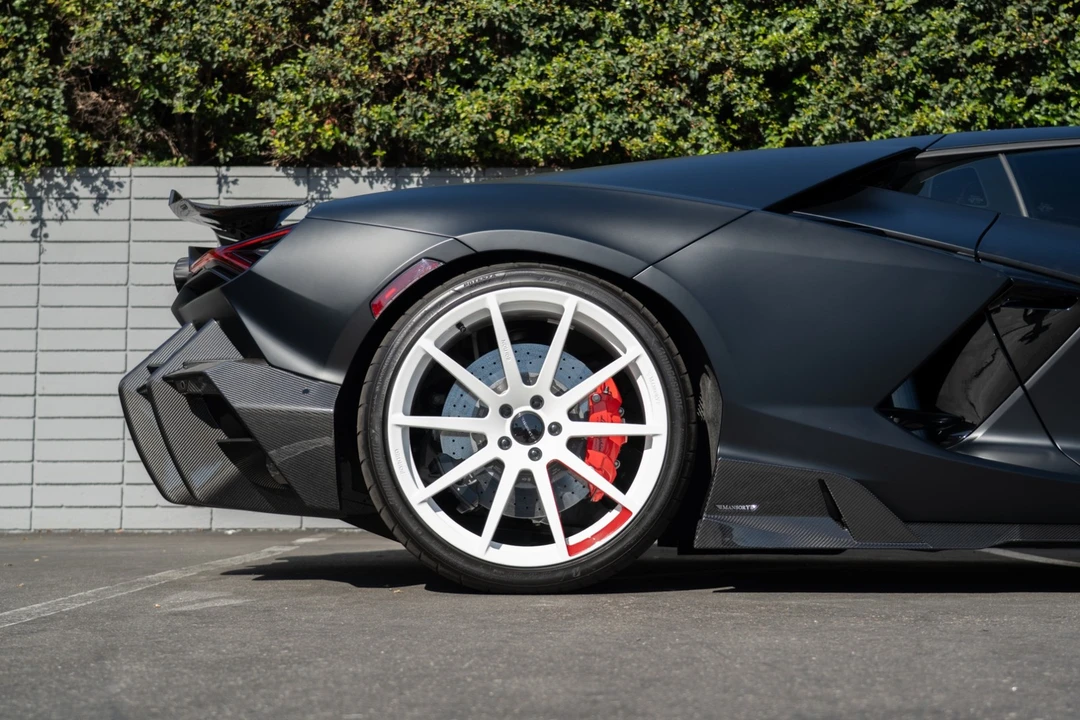2024 Lamborghini Revuelto - Image 10 of 21