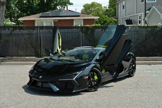 2024 Lamborghini Revuelto