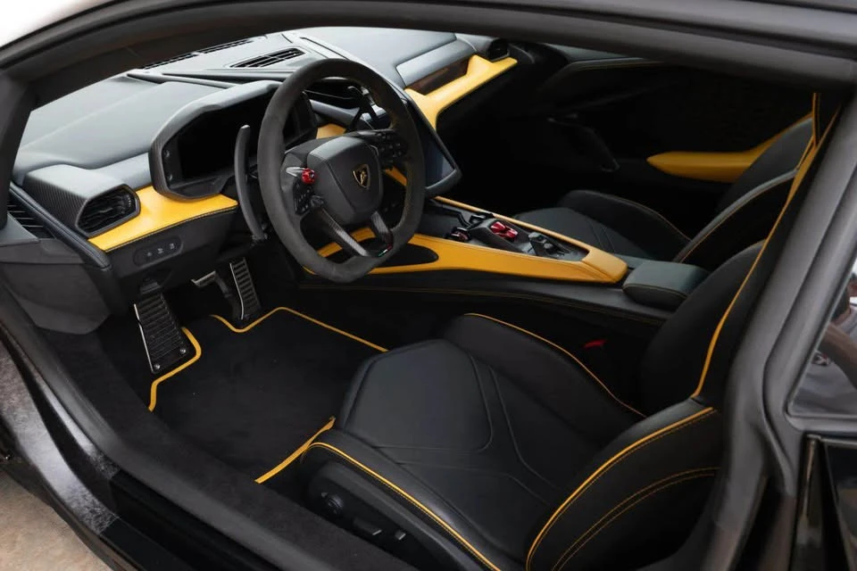 2024 Lamborghini Revuelto - Image 9 of 15