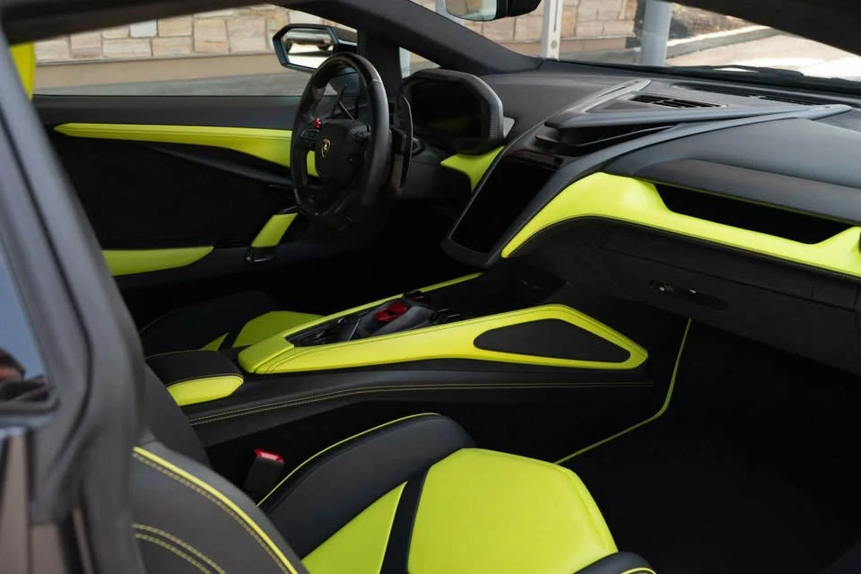 2024 Lamborghini Revuelto - Image 14 of 16