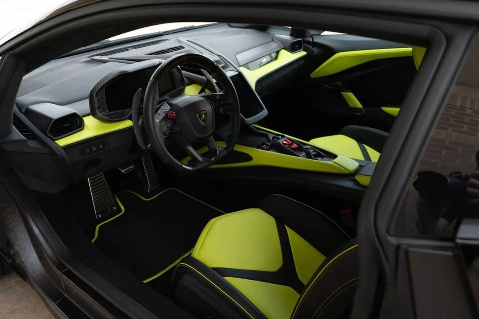 2024 Lamborghini Revuelto - Image 10 of 16