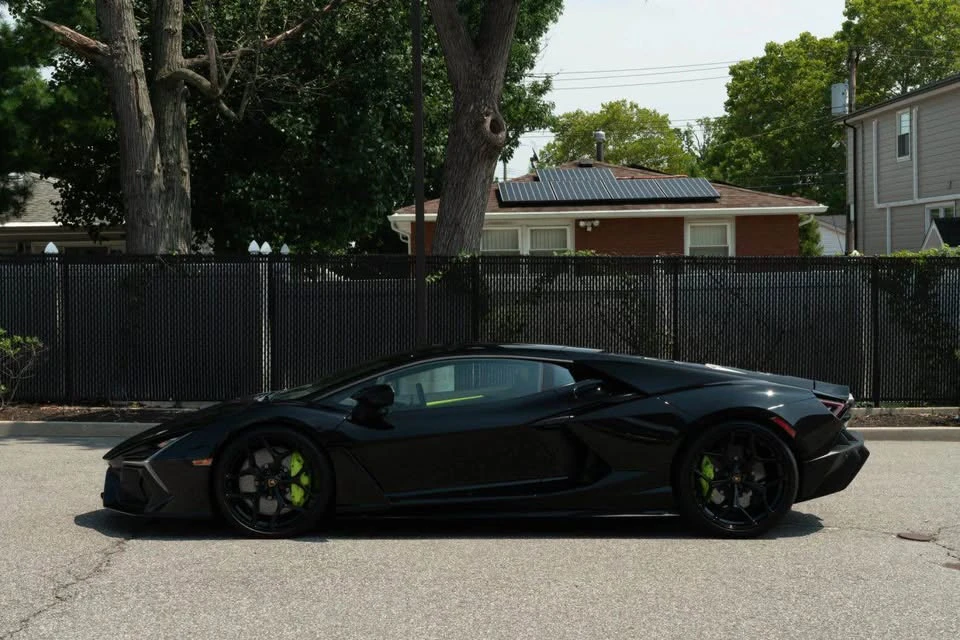 2024 Lamborghini Revuelto - Image 4 of 16