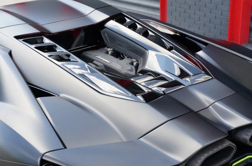 2024 Lamborghini Revuelto - Image 5 of 10