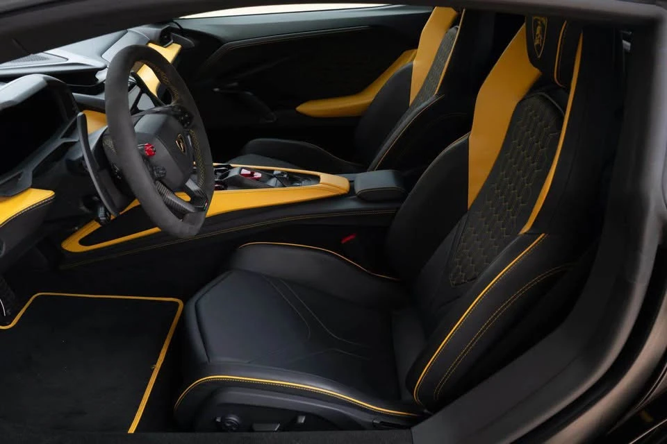 2024 Lamborghini Revuelto - Image 7 of 15