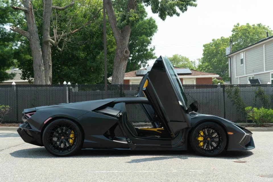 2024 Lamborghini Revuelto - Image 5 of 15