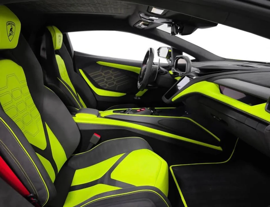 2024 Lamborghini Revuelto - Image 4 of 4