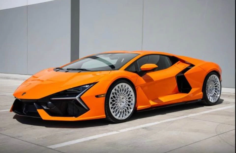 2024 Lamborghini Revuelto - Image 13 of 19