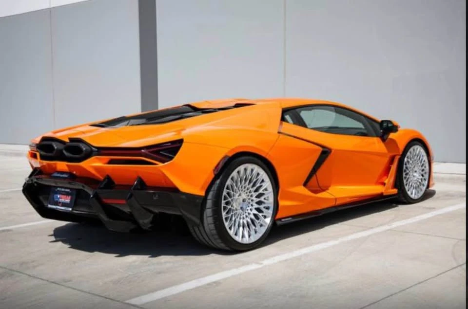2024 Lamborghini Revuelto - Image 19 of 19