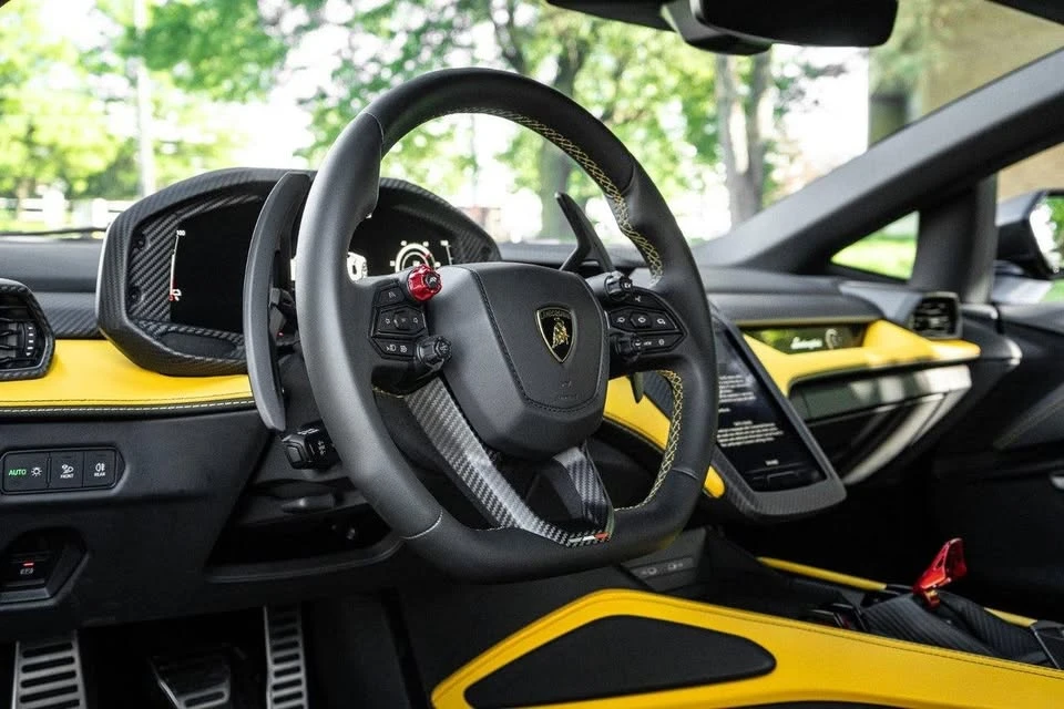 2024 Lamborghini Revuelto - Image 15 of 19