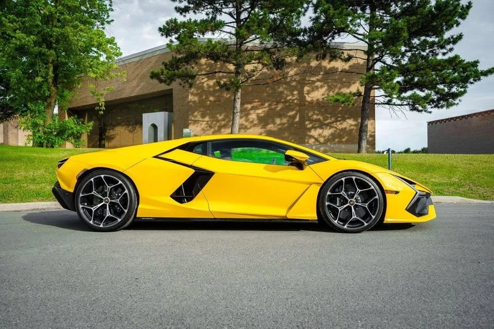 2024 Lamborghini Revuelto - Image 9 of 19