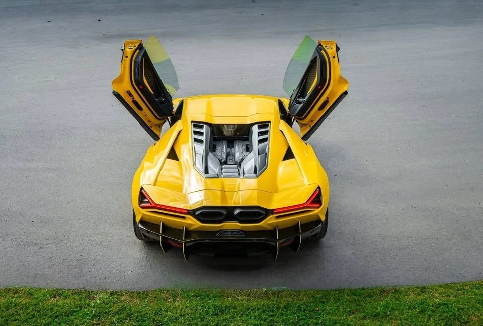 2024 Lamborghini Revuelto - Image 5 of 6