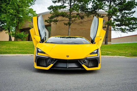 2024 Lamborghini Revuelto