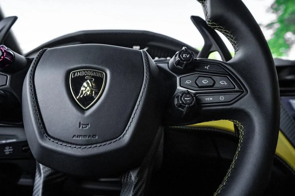 2024 Lamborghini Revuelto - Image 17 of 19