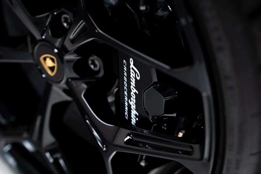 2024 Lamborghini Revuelto - Image 22 of 31