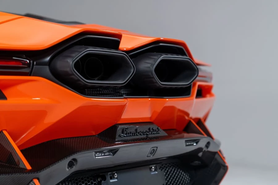 2024 Lamborghini Revuelto - Image 27 of 31