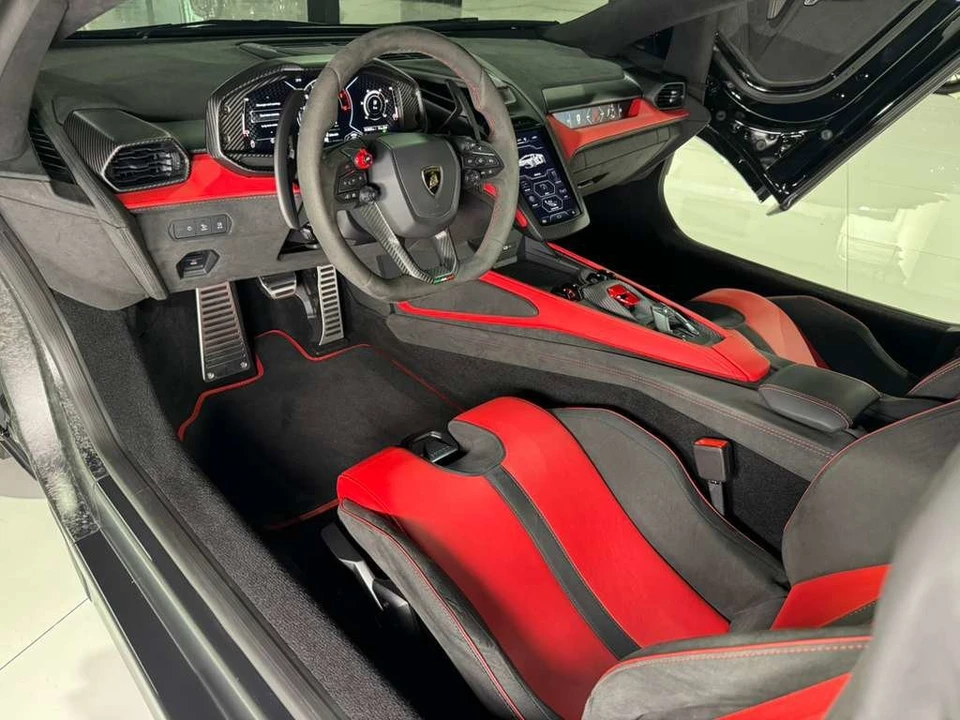 2024 Lamborghini Revuelto - Image 17 of 31