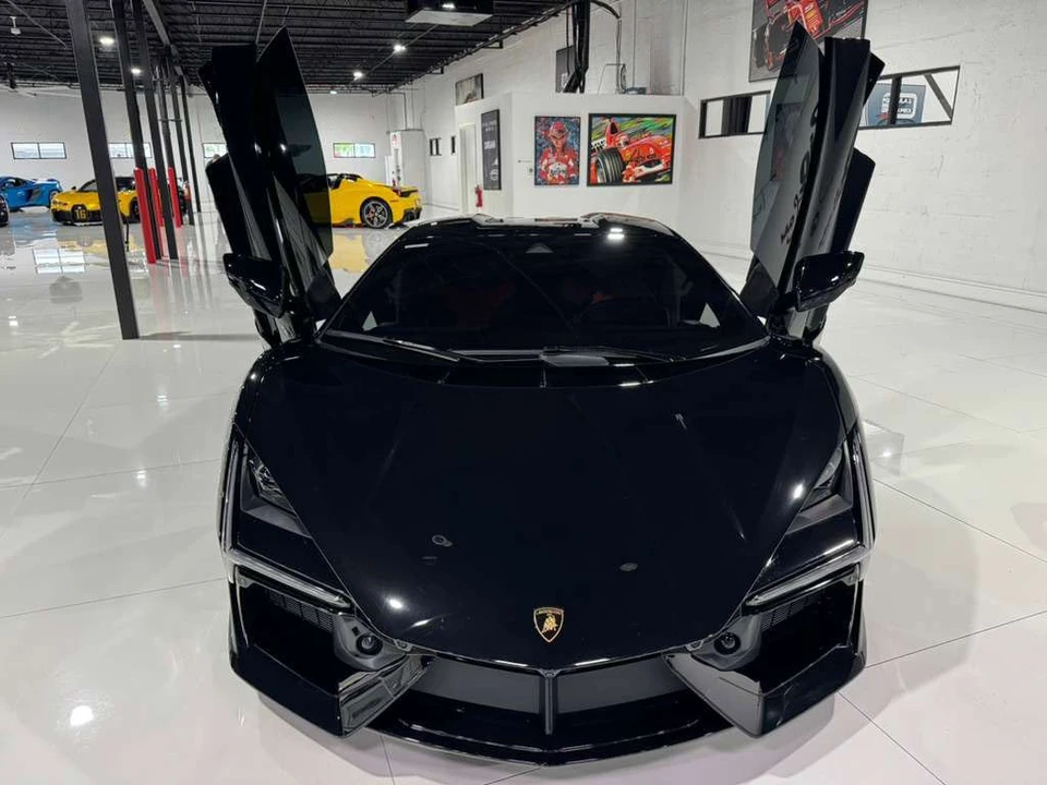 2024 Lamborghini Revuelto - Image 10 of 31