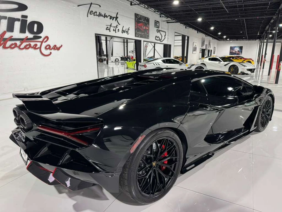 2024 Lamborghini Revuelto - Image 7 of 31