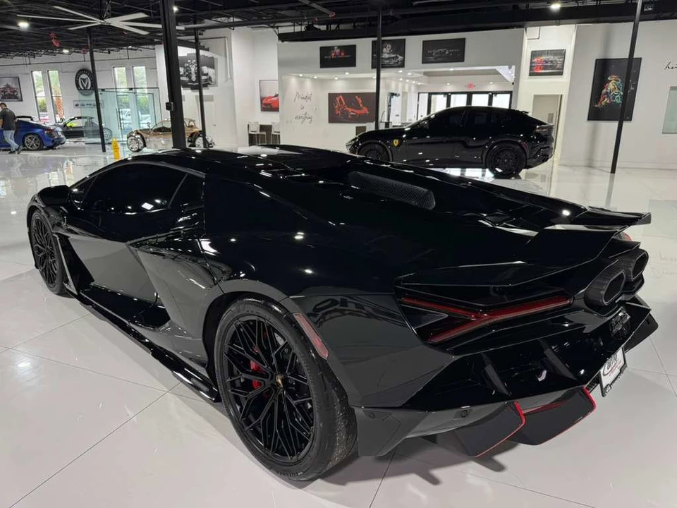 2024 Lamborghini Revuelto - Image 5 of 31