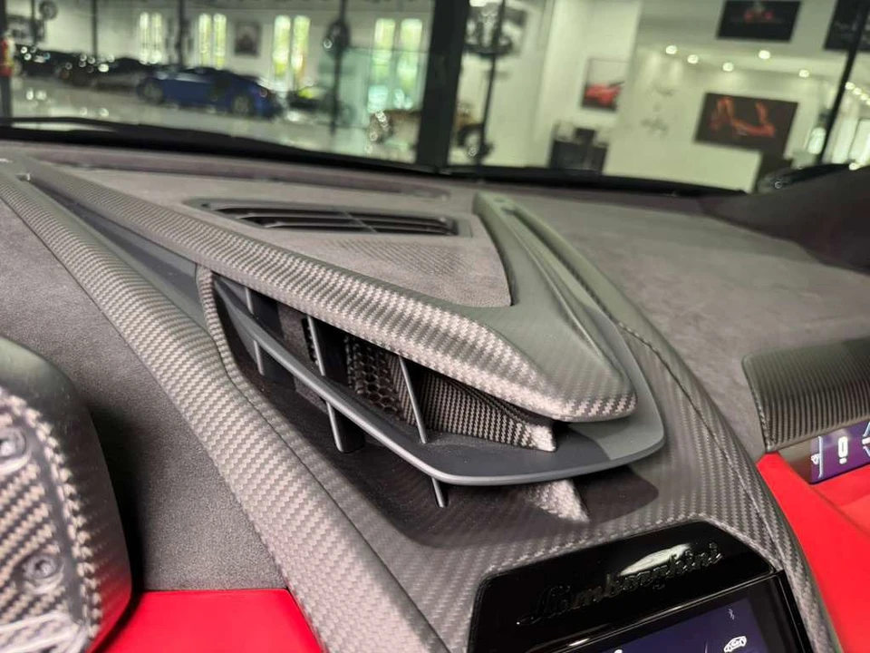 2024 Lamborghini Revuelto - Image 25 of 31