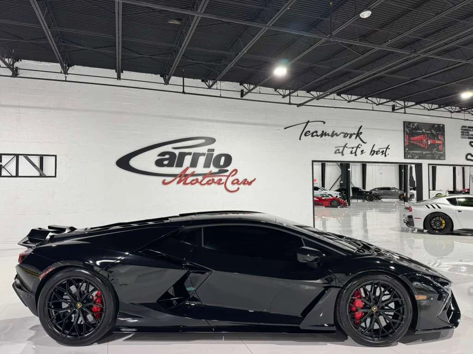 2024 Lamborghini Revuelto - Image 8 of 31