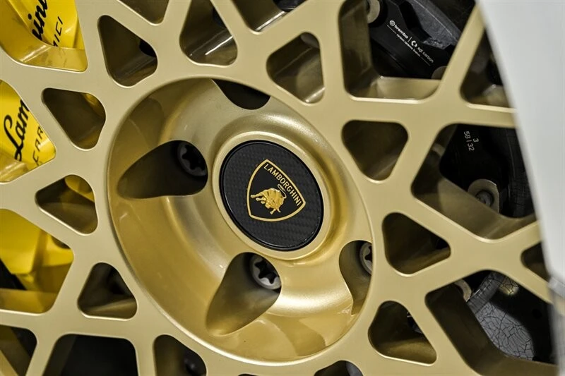 2024 Lamborghini Revuelto - Image 10 of 31