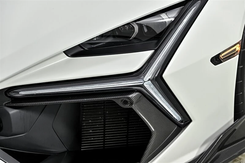 2024 Lamborghini Revuelto - Image 18 of 31
