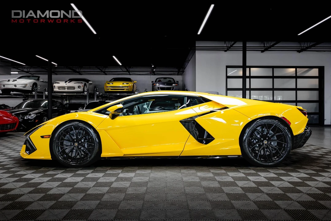 2024 Lamborghini Revuelto - Image 13 of 15